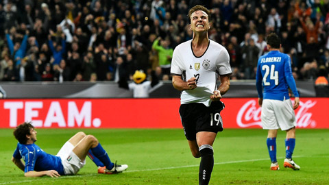 Goetze ăn mừng bàn thắng cho ĐT Đức