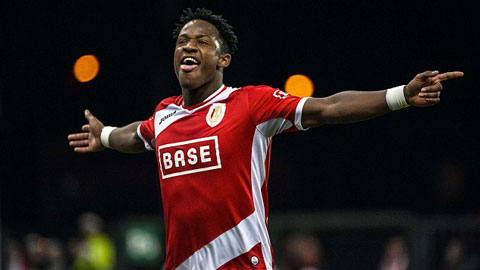 Batshuayi chơi cho Standard Liege trước khi chuyển sang khoác áo Marseille