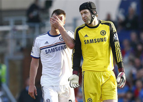 Cech đã 2 lần suýt thuộc về Arsenal trước khi chơi cho Chelsea