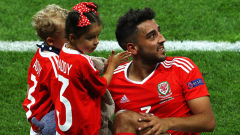 Cầu thủ xứ Wales lỡ vô số kế hoạch vì lọt vào tứ kết EURO