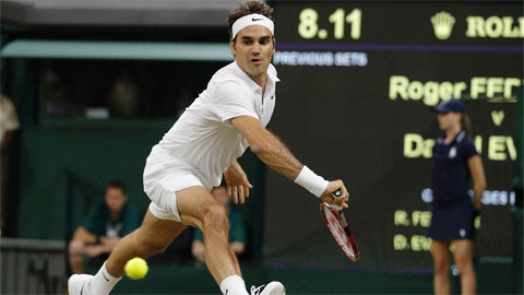 Federer thắng dễ, Djokovic ngấp nghé cửa bị loại