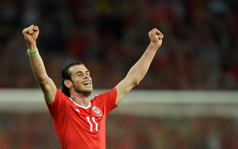 Bale và các đồng đội đang viết tiếp câu chuyện cổ tích cho xứ Wales