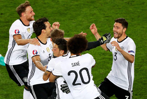 Đức lần đầu tiên đánh bại Italia ở giải đấu lớn trong suốt 45 năm qua