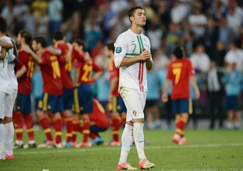 Ronaldo trong trận bán kết trước Tây Ban Nha tại EURO 2012