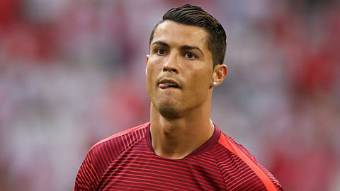 Ronaldo trước cơ hội san bằng kỷ lục của Iniesta
