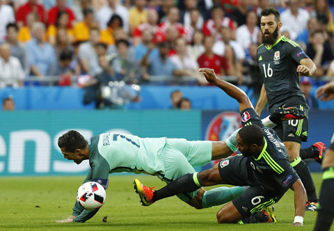 Williams rất cố gắng để theo kèm Ronaldo
