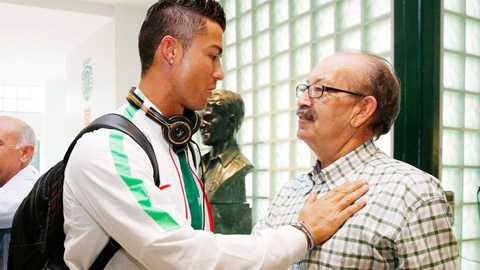Ronaldo giàu tình cảm, nhưng không ngạo mạn