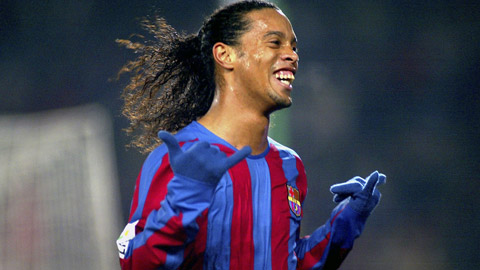 Ronaldinho cũng có kiểu ăn mừng khá giống Griezmann
