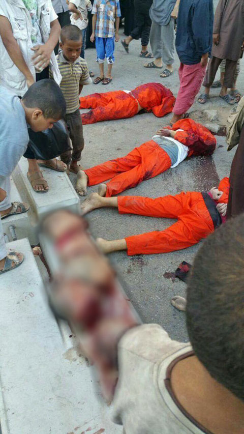 Những hình ảnh man rợ của ISIS