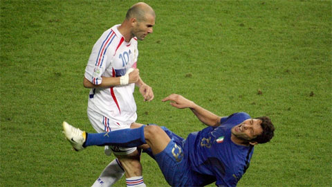 Materazzi tiết lộ lý do khiến anh bị Zidane hành hung