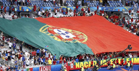 Quốc kỳ Bồ Đào Nha trên sân Stade de France