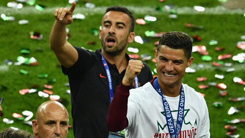 Fan Việt hả hê với chức vô địch của Ronaldo và đồng đội