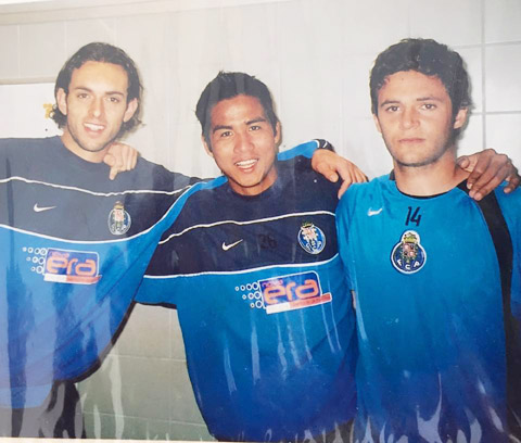 Việt Thắng khi còn khoác áo đội trẻ FC Porto năm 2004