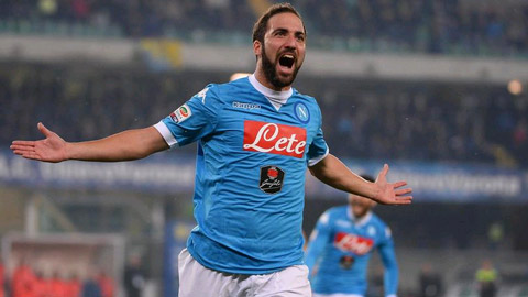 Higuain đang là món hàng hót trên TTCN