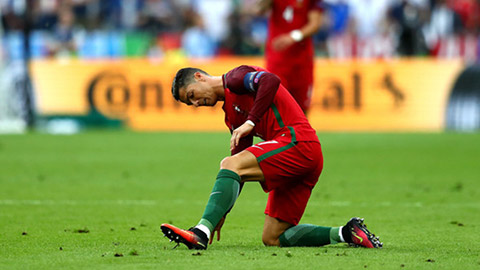 Cả 2 HLV Phan Thanh Hùng và Nguyễn Đức Thắng đều cho rằng việc nhận định Ronaldo rời sân, Bồ Đào Nha dễ đá hơn là không chính xác
