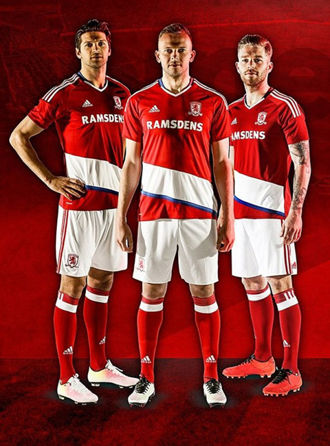 Áo sân nhà của Middlesbrough