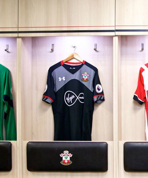 Áo sân khách của Southampton