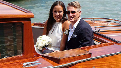 Cặp trai tài gái sắc Schweinsteiger - Ivanovic lên xe hoa ở Venice