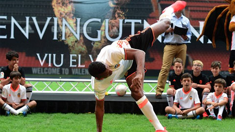Nani biểu diễn Capoeira trong ngày ra mắt Valencia