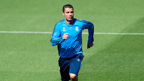 Ronaldo trị thương nhờ liệu pháp oxy cao áp