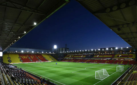 Vicarage Road (Watford): 23.370 chỗ ngồi