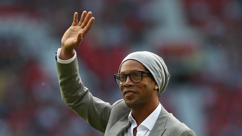 Ronaldinho viết tâm thư chia tay giải futsal Ấn Độ