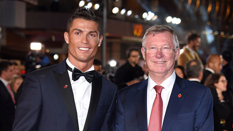 Ronaldo nhận cả Sir Alex và Mourinho làm… bố nuôi