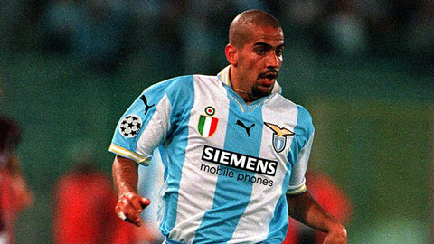 17. Juan Sebastian Veron, từ Parma sang Lazio năm 1999, giá 30 triệu euro