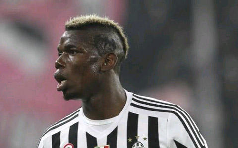 Pogba đặc biệt thích trang trí họa tiết lên mái tóc của mình và hình ảnh chú dơi từng được ngôi sao người Pháp trình làng