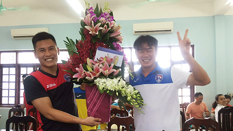 Điều ước sinh nhật của HLV Phan Thanh Hùng là hạ Hải Phòng