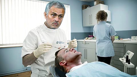 Mourinho bắt toàn đội M.U khám răng tập thể