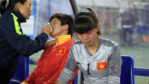 Trưởng đoàn Dương Vũ Lâm: "Cầu thủ không muốn nhận huy chương vì quá bức xúc"