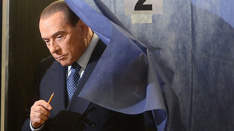 Berlusconi bán Milan cho người Trung Quốc
