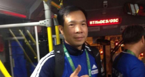 Hoàng Xuân Vinh đi xe buýt về làng Olympic sau khi giành HCV