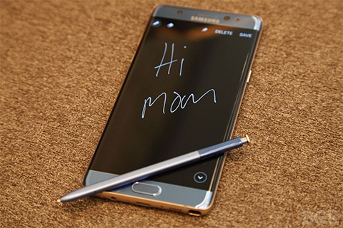 Galaxy Note 7 với màn hình cong tràn viền đang thu hút sự chú ý của người dùng
