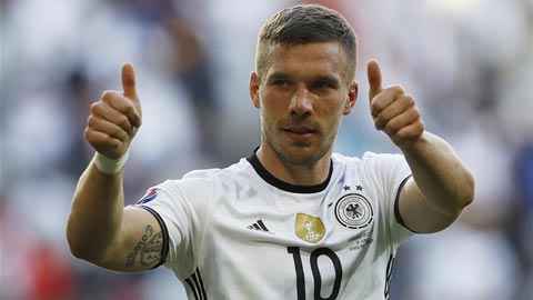 Loew ca ngợi Podolski sau khi anh giã từ ĐT Đức