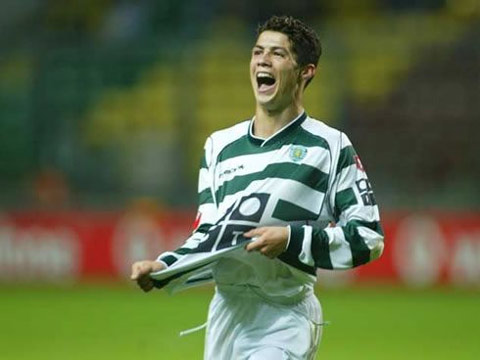 Bằng tài năng, Ronaldo sớm gia nhập M.U từ Lisbon