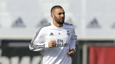 Benzema vẫn chưa thể trở lại do chấn thương hông