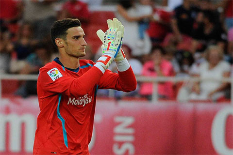 Vị trí của Sergio Rico ở Sevilla chưa được đảm bảo