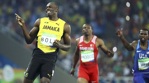 Usain Bolt vừa chạy vừa chờ đối thủ vẫn cán đích sớm nhất nội dung 200m