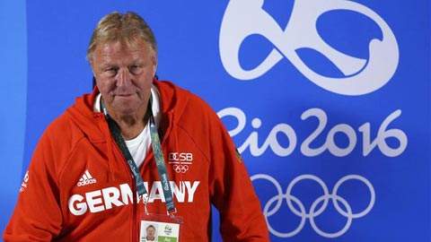 Olympic Đức giành vé vào chung kết: Nước mắt Hrubesch