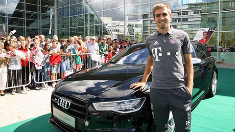 Mỗi cầu thủ Bayern được tặng 1 siêu xe trước mùa giải mới