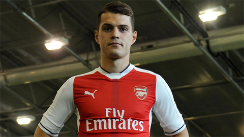 Xhaka mới đầu quân cho Arsenal