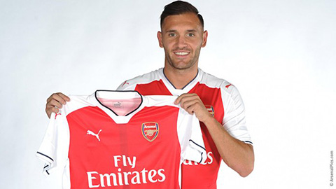 Lucas Perez ký hợp đồng với Arsenal