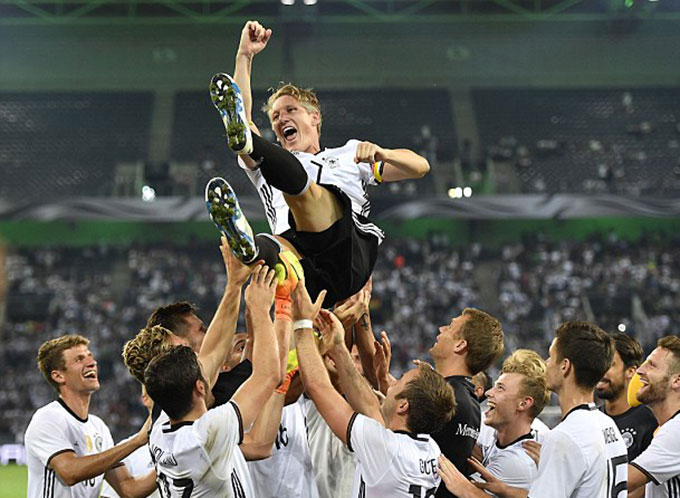 Tạm biệt Schweinsteiger - tạm biệt một tượng đài của bóng đá Đức