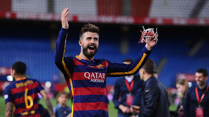 Pique chia tay Barca năm 2004 sang M.U và trở lại sân Nou Camp sau 4 năm lưu lạc