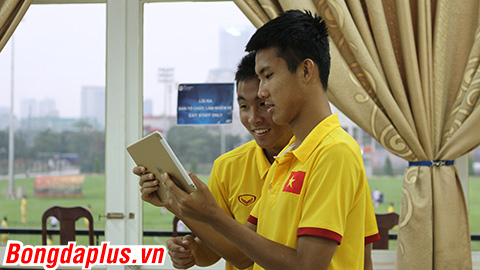 Tuyển thủ U19 Việt Nam được theo dõi sức khỏe qua di động