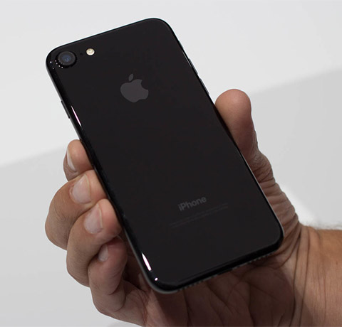 iPhone 7 phiên bản màu đen bóng (Jet Black)