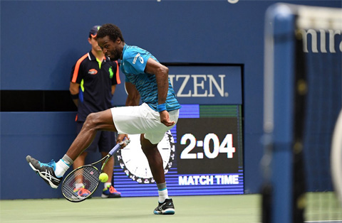 Gael Monfils có những phút thi đấu ngẫu hứng nhưng không thể tạo nên bất ngờ trước Djokovic