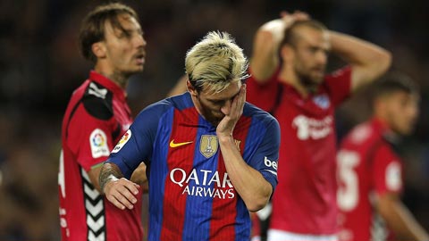 Messi vào sân thay người cũng không giúp Barca thoát khỏi thất bại